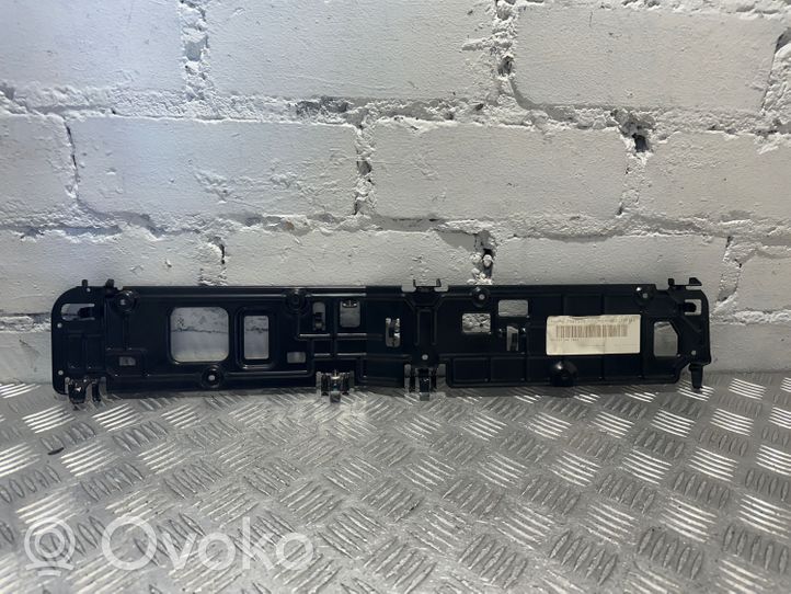 Mercedes-Benz E W213 Balkis panelės tvirtinimo A2135407941