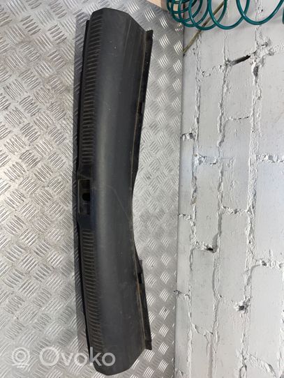 Audi A4 S4 B8 8K Rivestimento di protezione sottoporta del bagagliaio/baule 8K5863471