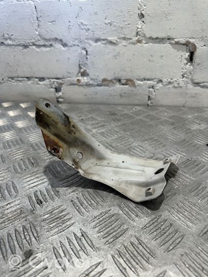 Volkswagen Golf VI Supporto di montaggio del parafango 5K6821137