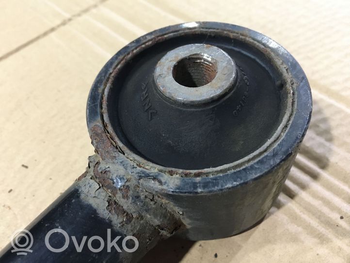 Toyota Land Cruiser (J200) Brazo de control suspensión trasero 