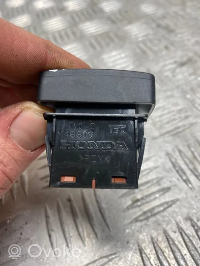 Honda CR-V Tailgate/boot open switch button M48809