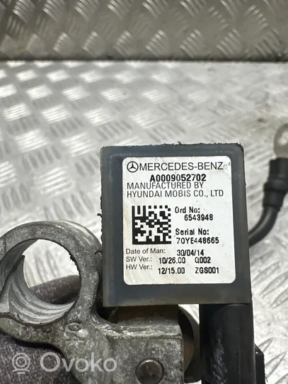 Mercedes-Benz SLK R172 Câble négatif masse batterie A0009052702