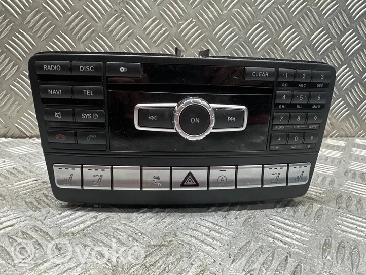 Mercedes-Benz SLK R172 Panel / Radioodtwarzacz CD/DVD/GPS A1729014504