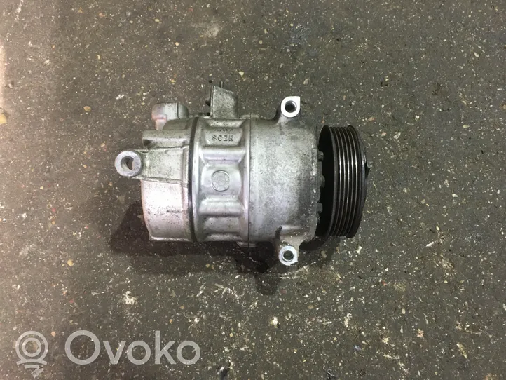 Volkswagen Touran II Kompresor / Sprężarka klimatyzacji A/C 1K0820808F