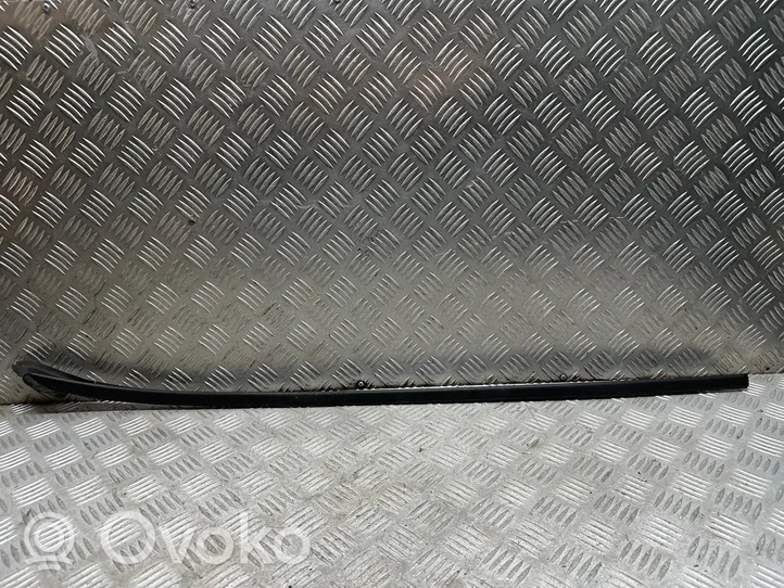 Opel Astra K Vējstikla dekoratīvā apdare 39041883