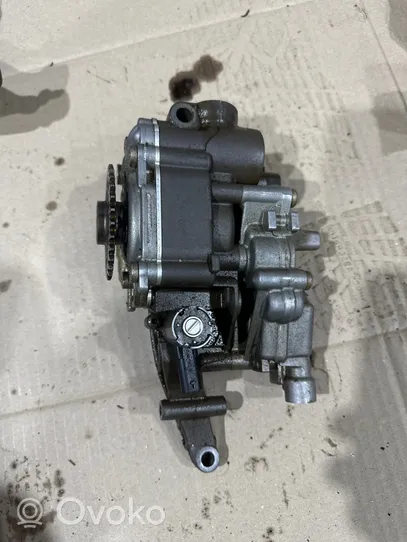 Mercedes-Benz S C217 Pompe à huile 2781810547