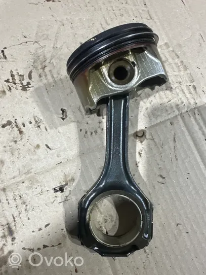 Mercedes-Benz S C217 Piston avec bielle 