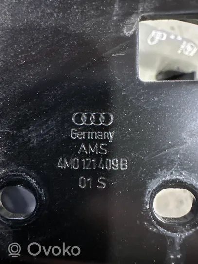 Audi Q7 4M AdBlue skysčio bakelio laikiklis 4M0121409B