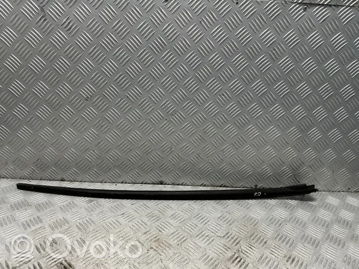 Volkswagen Golf VI Garniture de pare-brise 5K0854320