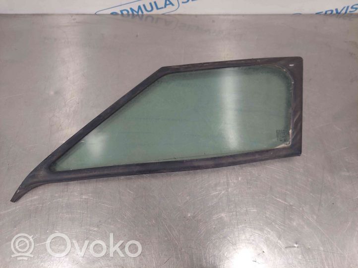 Volkswagen Crafter Front vent window/glass (coupe) A9066711820