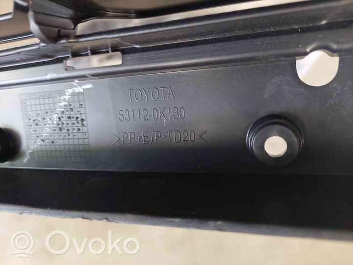 Toyota Hilux (AN120, AN130) Griglia superiore del radiatore paraurti anteriore 531120K130
