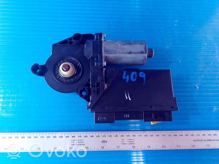 Audi A4 S4 B7 8E 8H Motorino alzacristalli della portiera anteriore 8E1959801H