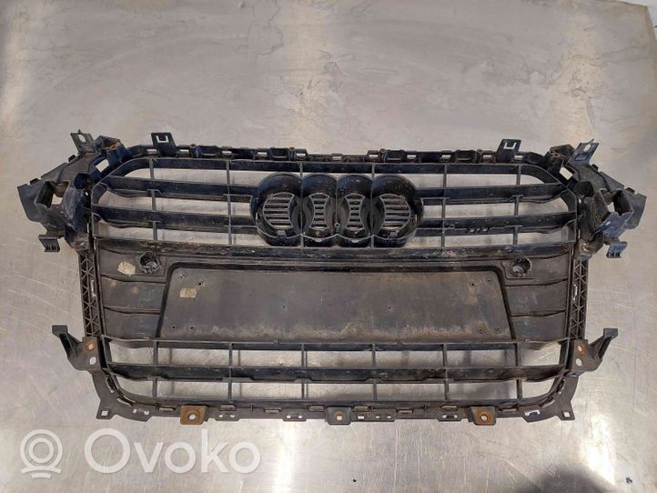 Audi A4 S4 B8 8K Etupuskurin ylempi jäähdytinsäleikkö 8K0853651E