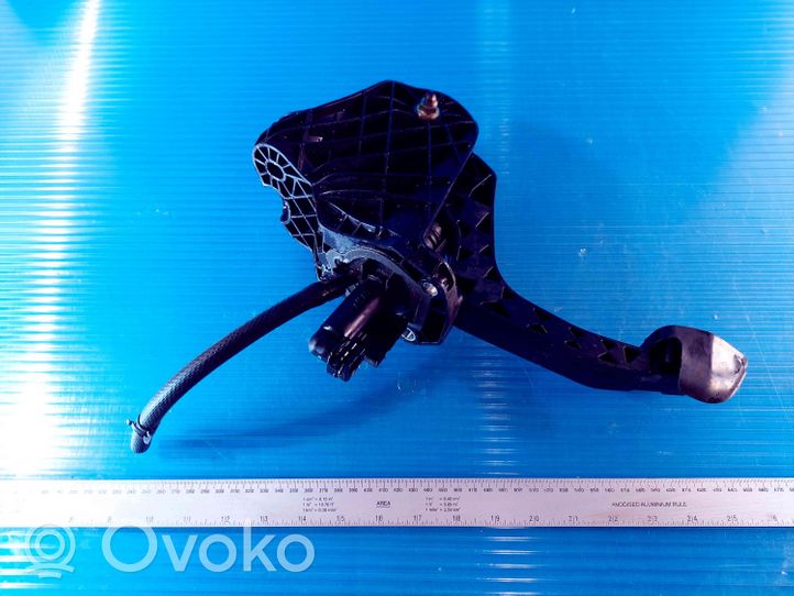 Volkswagen Jetta V Clutch pedal 1K1721059