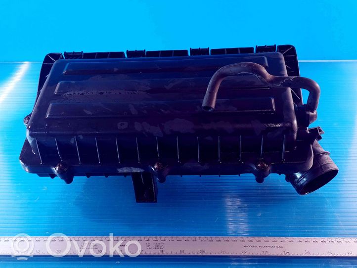 Volkswagen Golf VI Caja del filtro de aire 036129611CD