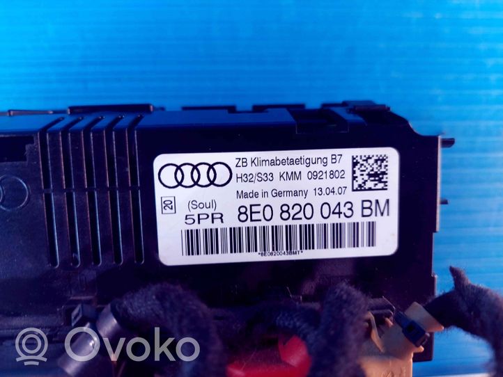 Audi A4 S4 B7 8E 8H Panel klimatyzacji 8E0820043BM