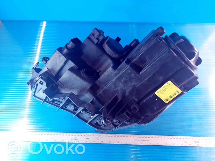 Volkswagen Cross Touran I Lampa przednia 0301233204