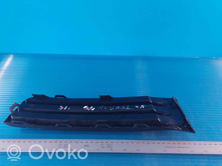 Volkswagen Touran III Grille inférieure de pare-chocs avant 5TA853665