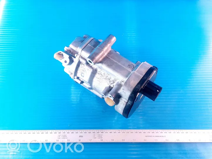 Toyota Sienna XL40 IV Ilmastointilaitteen kompressorin pumppu (A/C) 0424000724