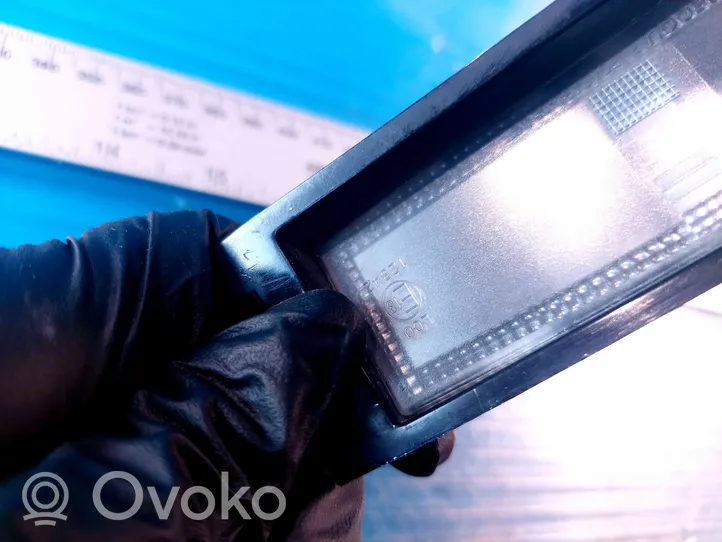 KIA Ceed Lampa oświetlenia tylnej tablicy rejestracyjnej 925021M300
