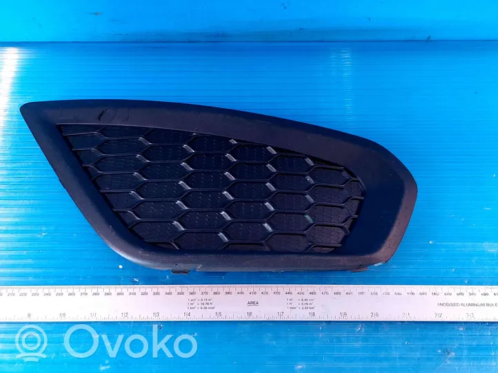 Volvo C30 Front fog light trim/grill 31298170