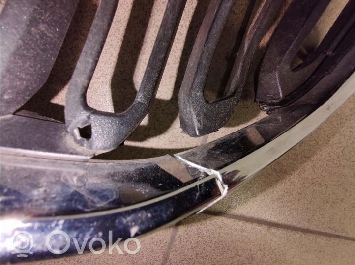 Volvo XC40 Griglia superiore del radiatore paraurti anteriore 31457342