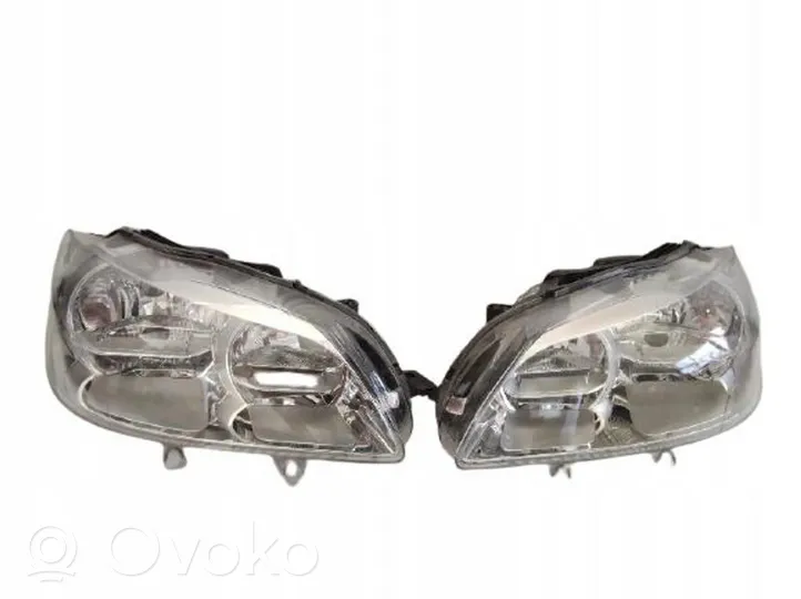 Peugeot 301 Lampa przednia 9675138980