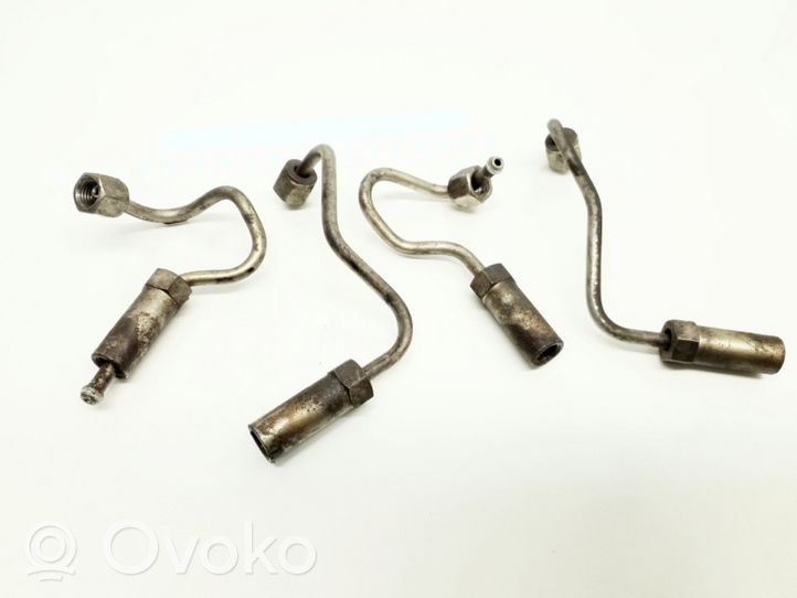 Nissan Primera Fuel injector supply line/pipe 