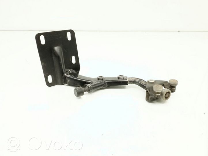 Mercedes-Benz Vaneo W414 Guida/cerniera inferiore del rullo del portellone scorrevole A414760547