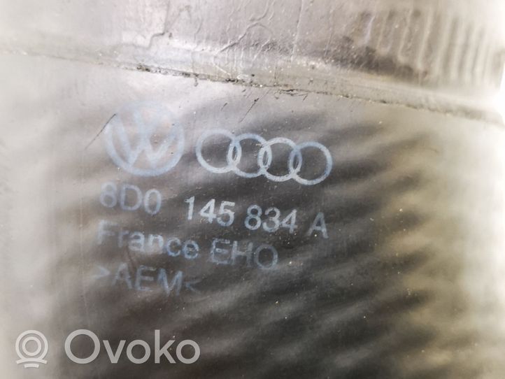 Volkswagen PASSAT B5 Interkūlerio žarna (-os)/ vamzdelis (-iai) 8D0145840L