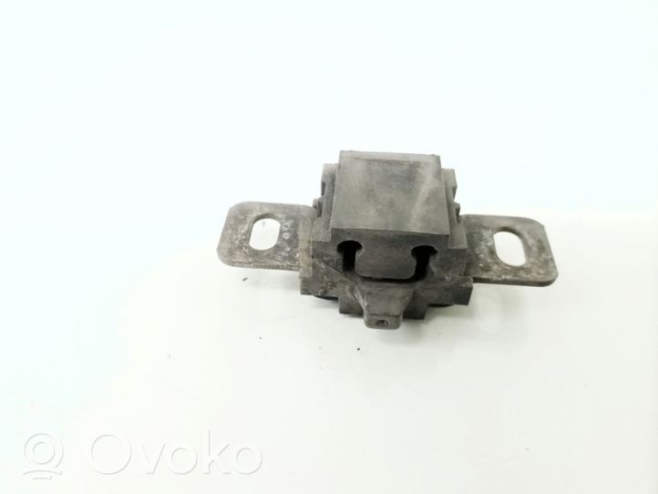 Volkswagen PASSAT B5 Radiator mount bracket 4D0260427