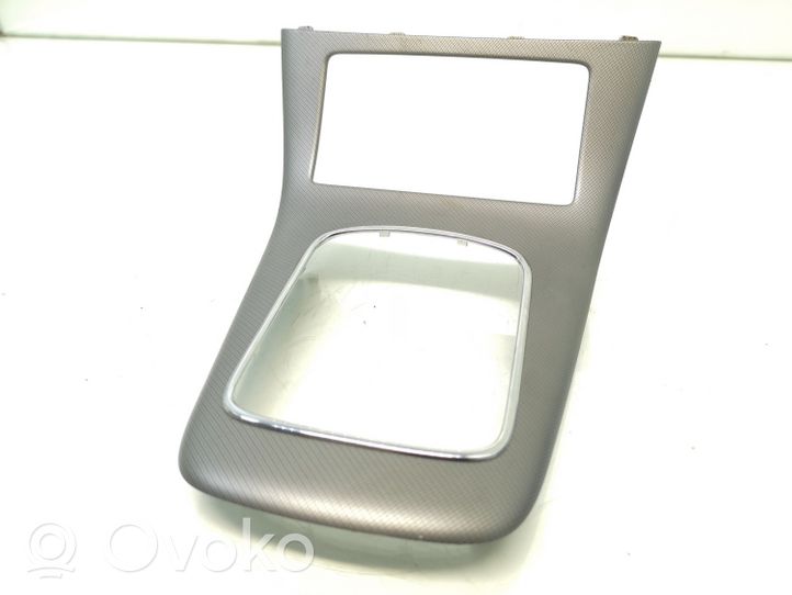 Toyota Avensis T250 Rivestimento in plastica cornice della leva del cambio 92141