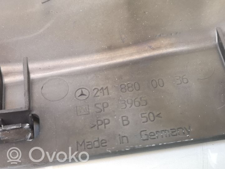 Mercedes-Benz E W211 Rivestimento della modanatura della chiusura del vano motore/cofano 2118800036