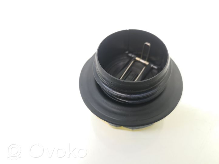 Volkswagen PASSAT B5.5 Fuel tank filler cap 