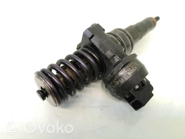 Volkswagen Golf I Injecteur de carburant 038130073BN