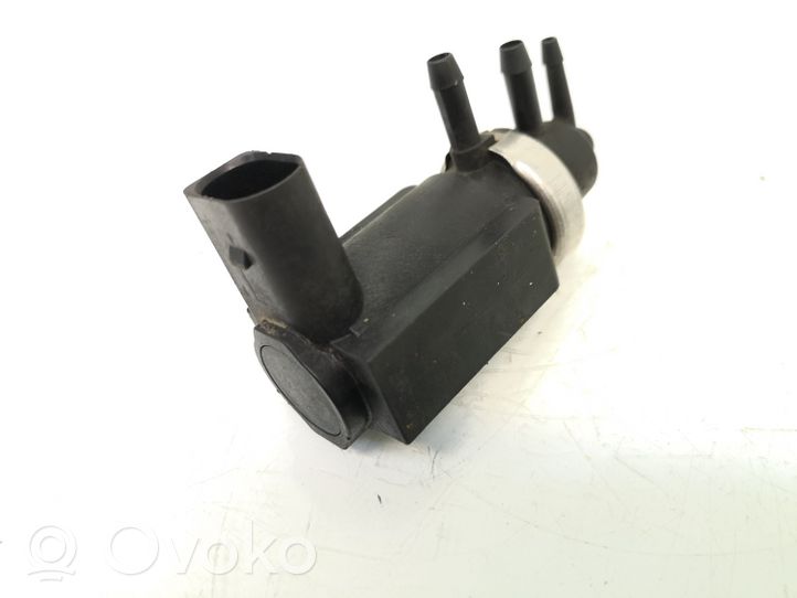 Volkswagen Golf I Solenoidinis vožtuvas 059906627B