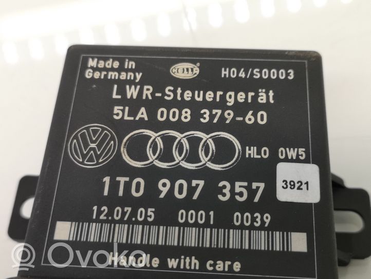 Volkswagen Jetta V Sterownik / Moduł świateł LCM 1T0907357