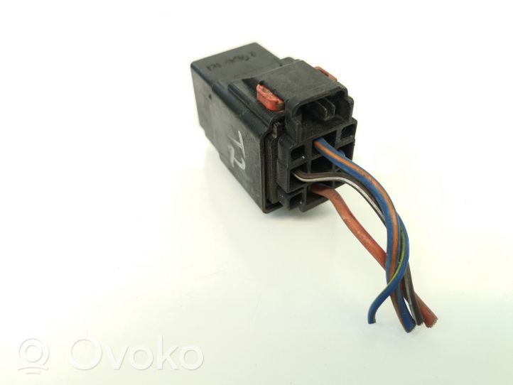 Chrysler Voyager Other relay 04707900AA