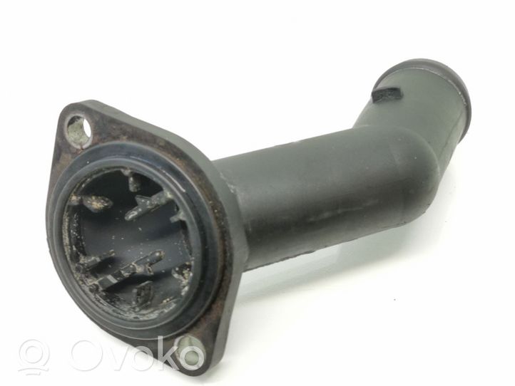 Volkswagen Jetta V Durite de refroidissement tube 06A121121C