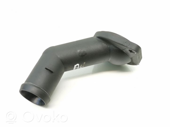 Volkswagen Jetta V Durite de refroidissement tube 06A121121C