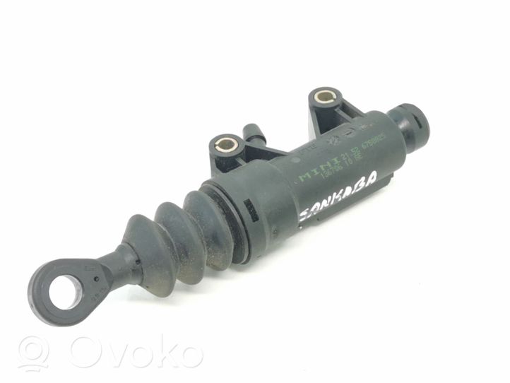 Mini One - Cooper R50 - 53 Główny cylinder sprzęgła 6758825