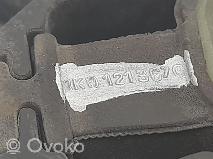 Audi A3 S3 A3 Sportback 8P Staffa di montaggio del radiatore 1K0121367C