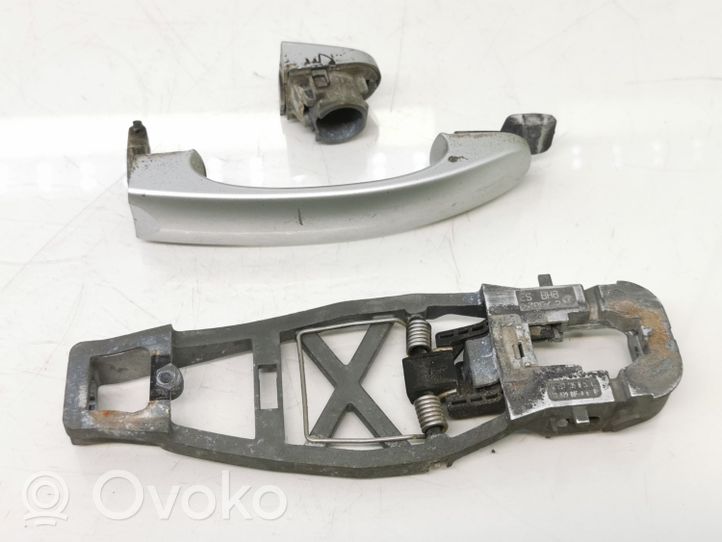 Volkswagen Touran I Klamka zewnętrzna drzwi tylnych 1T0839885A