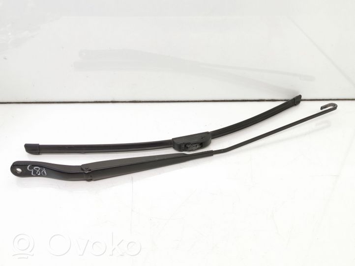 Renault Master III Windshield/front glass wiper blade 8200734777