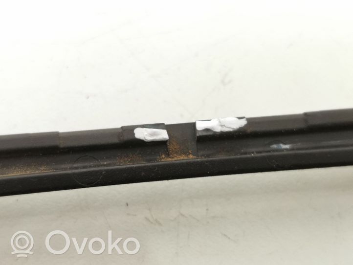 Toyota Avensis T250 Osłona klamki drzwi tylnych 6761705040B