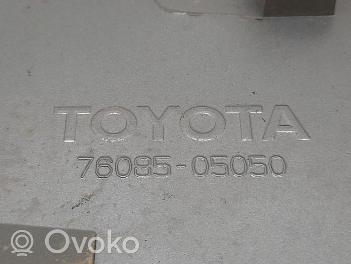 Toyota Avensis T250 Takaluukun/tavaratilan spoileri 7608505050