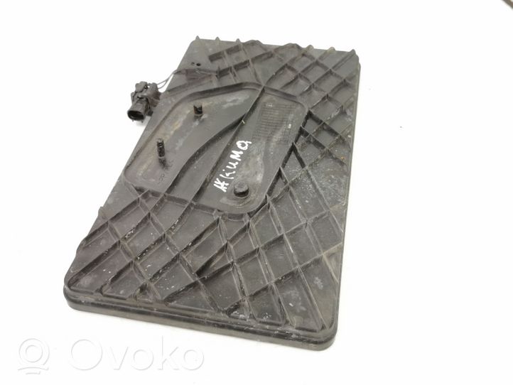 Toyota Avensis T250 Coperchio/tappo della scatola vassoio della batteria 74431050801