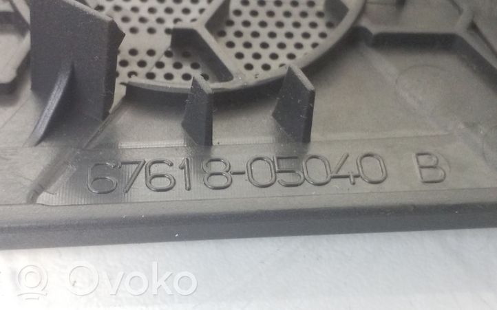 Toyota Avensis T250 Altro elemento di rivestimento della portiera posteriore 6761805040B