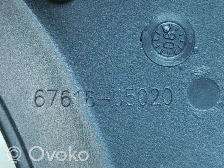 Toyota Avensis T250 Muu etuoven verhoiluelementti 6761605020