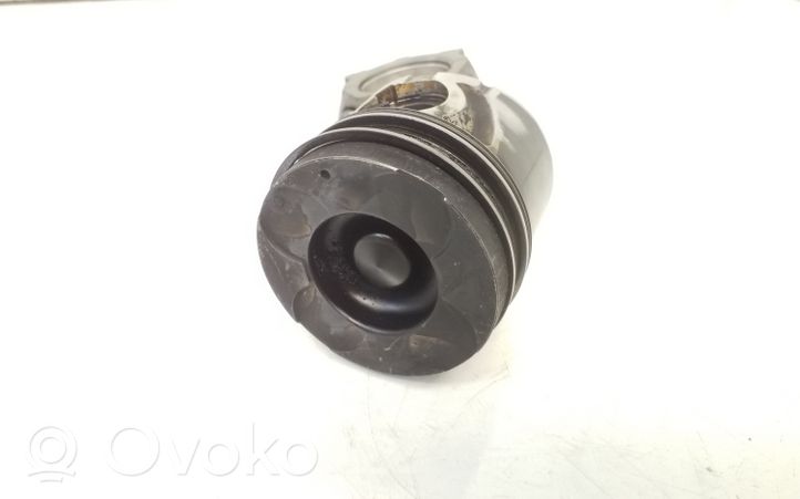 Opel Zafira B Piston avec bielle P899